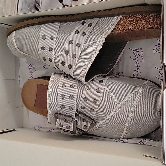 Shoes - Picture 1 of 3